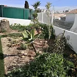 Airy 3br, Ac, Garden, 2min Strip, 8min Oura * Albufeira
