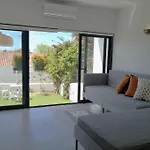 Airy 3br, Ac, Garden, 2min Strip, 8min Oura Apartman Albufeira