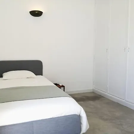 Airy 3br, Ac, Garden, 2min Strip, 8min Oura البوفيرا