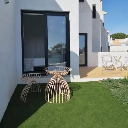 Airy 3br, Ac, Garden, 2min Strip, 8min Oura * Albufeira