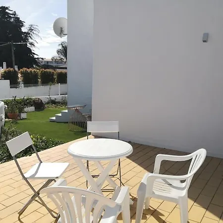 Airy 3br, Ac, Garden, 2min Strip, 8min Oura Appartement *