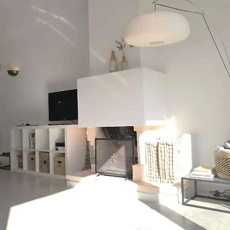 Airy 3br, Ac, Garden, 2min Strip, 8min Oura شقة البوفيرا