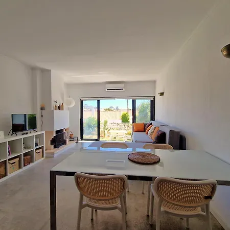 Appartement Airy 3br, Ac, Garden, 2min Strip, 8min Oura