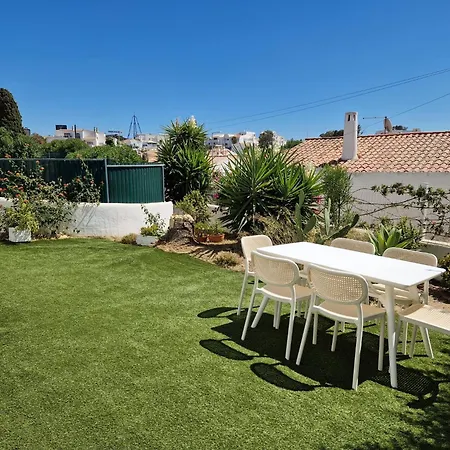 Airy 3br, Ac, Garden, 2min Strip, 8min Oura Apartamento *