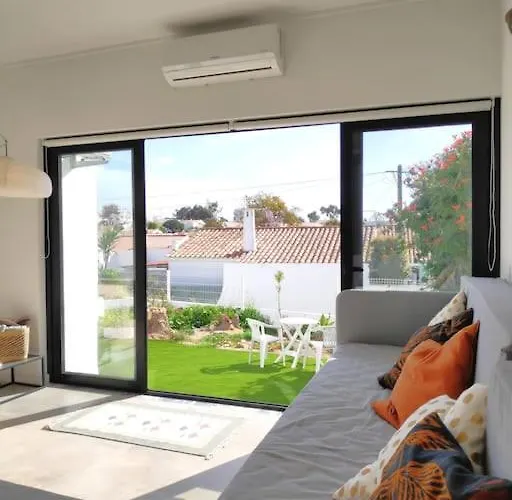 アパート Airy 3br, Ac, Garden, 2min Strip, 8min Oura