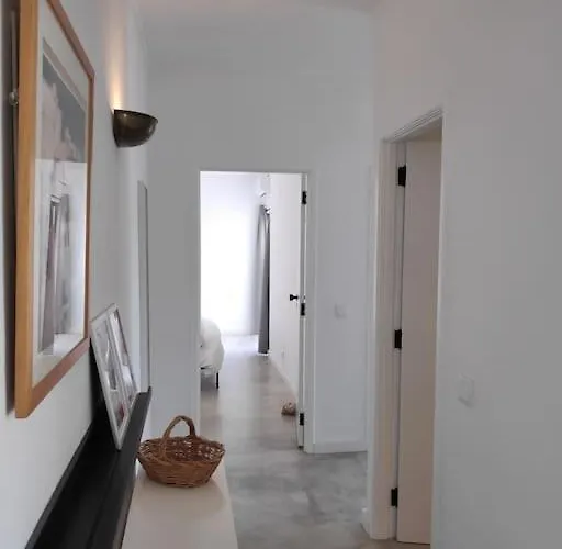 アパート Airy 3br, Ac, Garden, 2min Strip, 8min Oura アルブフェイラ