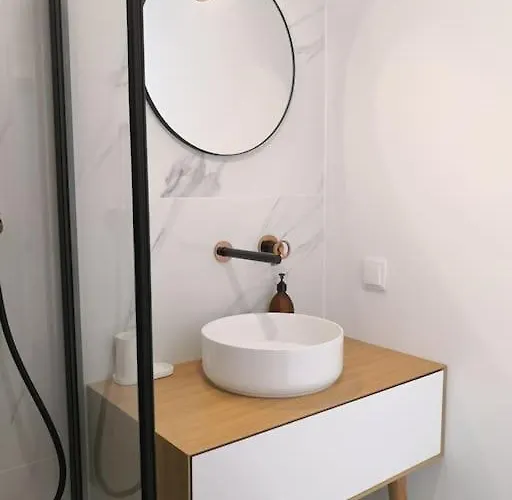 Airy 3br, Ac, Garden, 2min Strip, 8min Oura * アルブフェイラ