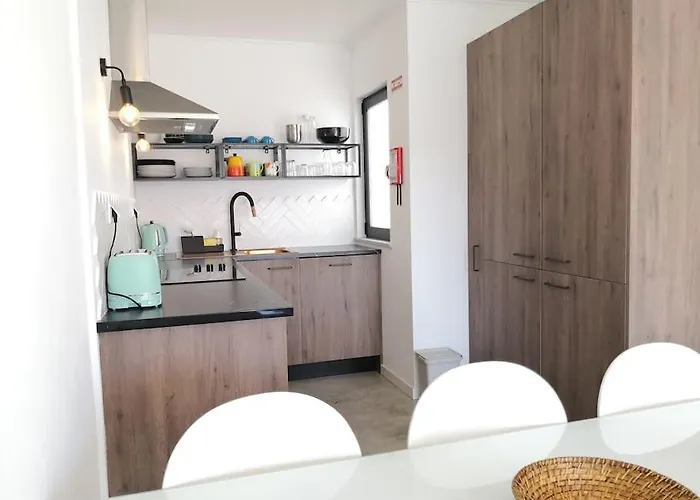 アパート Airy 3br, Ac, Garden, 2min Strip, 8min Oura