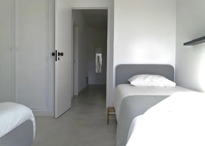 Airy 3br, Ac, Garden, 2min Strip, 8min Oura * アルブフェイラ