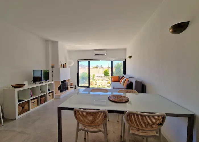 アパート Airy 3br, Ac, Garden, 2min Strip, 8min Oura