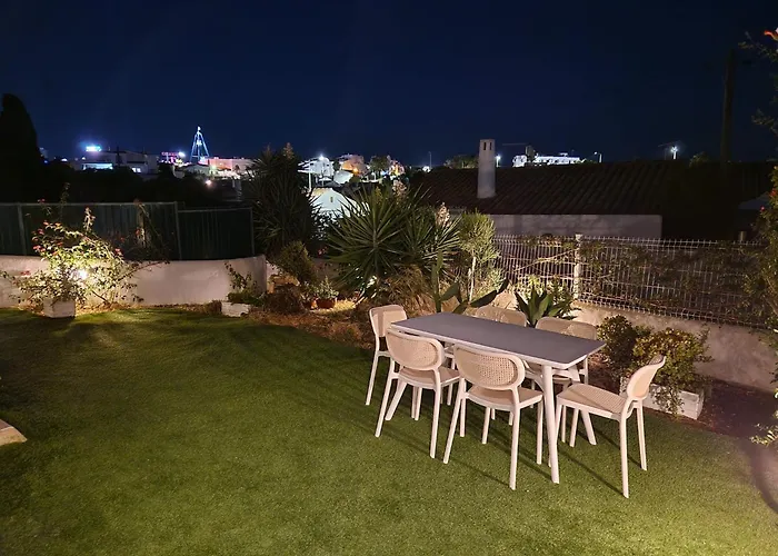 Airy 3br, Ac, Garden, 2min Strip, 8min Oura アルブフェイラ