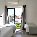 Airy 3br, Ac, Garden, 2min Strip, 8min Oura 알부페이라