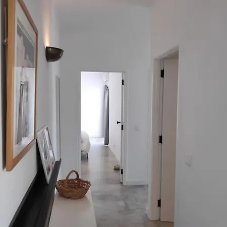 Apartman Airy 3br, Ac, Garden, 2min Strip, 8min Oura Albufeira