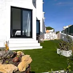 Airy 3br, Ac, Garden, 2min Strip, 8min Oura Apartment Albufeira